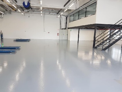 Praha 500 m2  - Epoxidová stěrka barva RAL 7001 Remmers